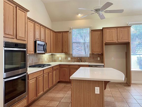 2nd image of 2206 Bayou Ct