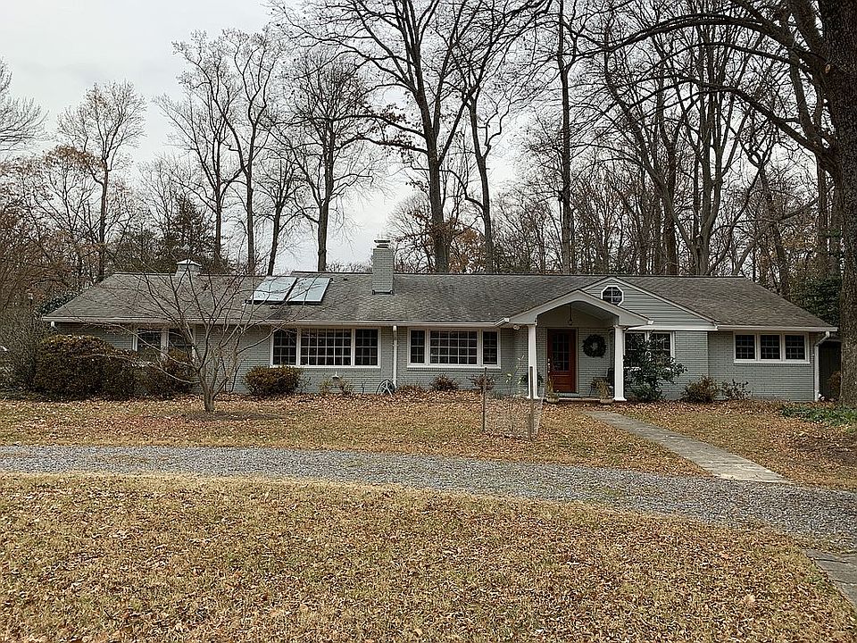 1st image of 825 Holly Dr E