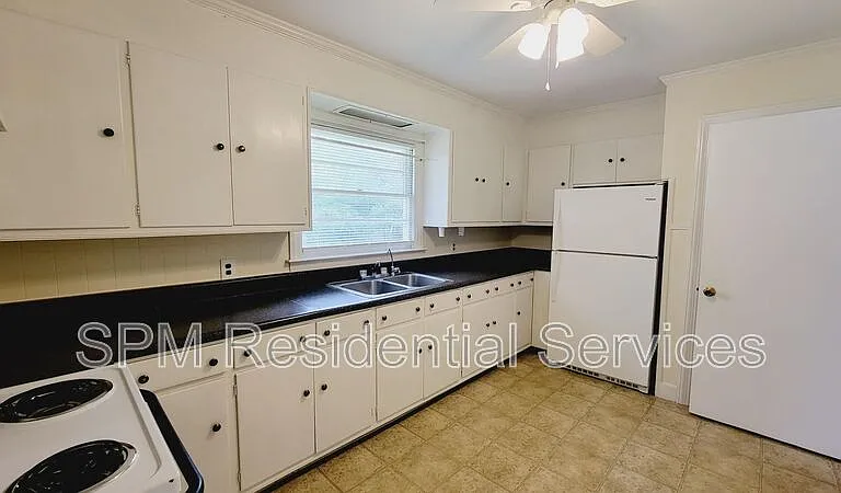 2512 Castle Hayne Rd — Photo 11