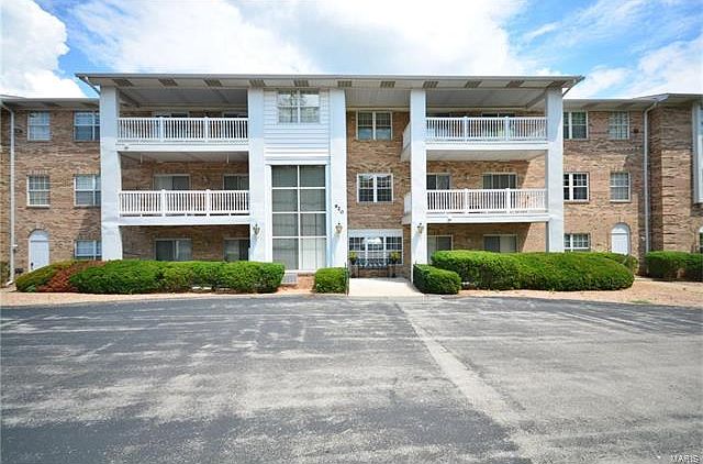 1st image of 920 Guelbreth Ln APT 207