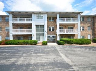 920 Guelbreth Ln APT 207, Saint Louis, MO