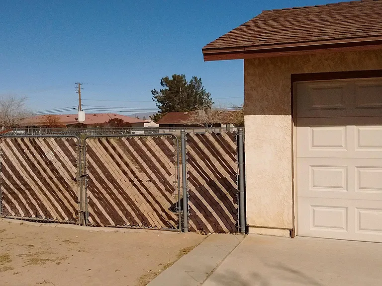 RV/boat gate to backyard