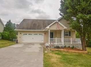 755 Harvest Meadows Dr, Kodak, TN 37764