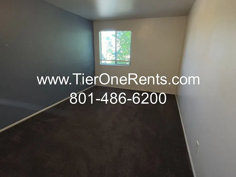 619 Angie Cir — Photo 17