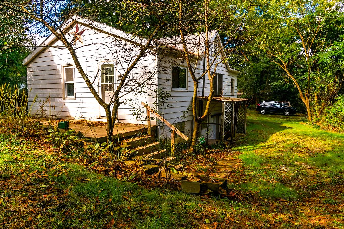 321 Locust Rd photo 1