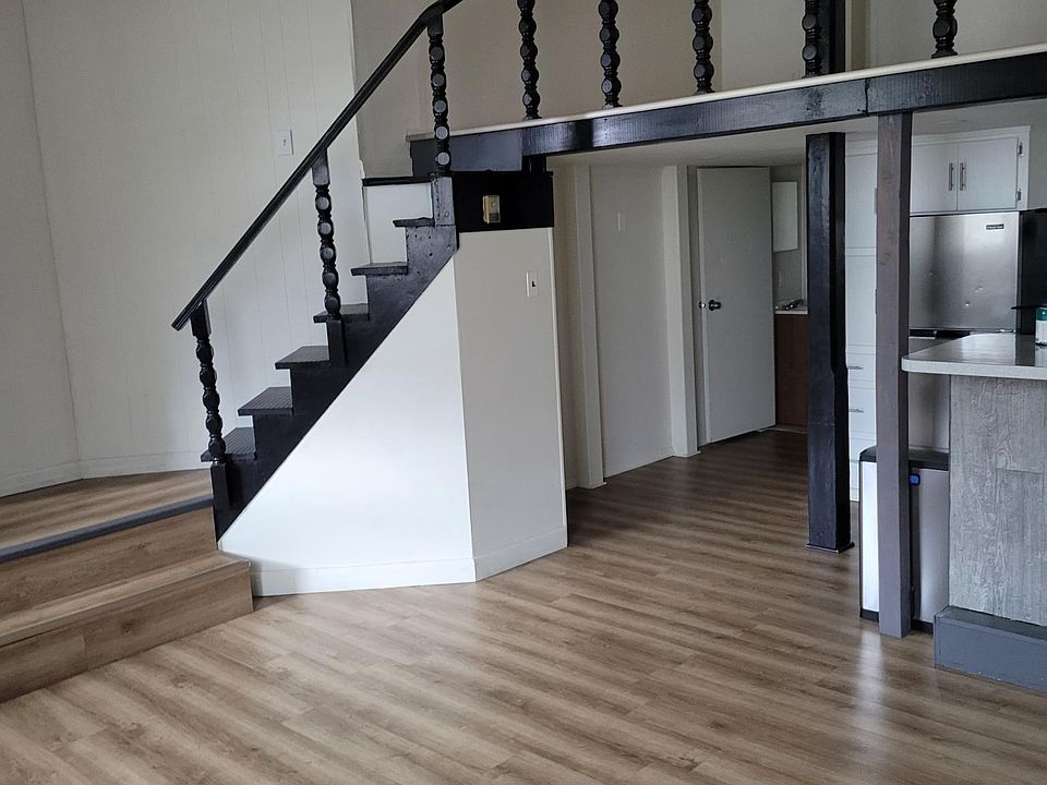 1st image of 103 S Tyson Ave