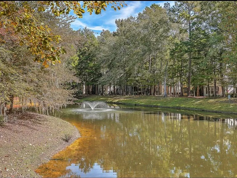 507 S Elgin Ct — Photo 19