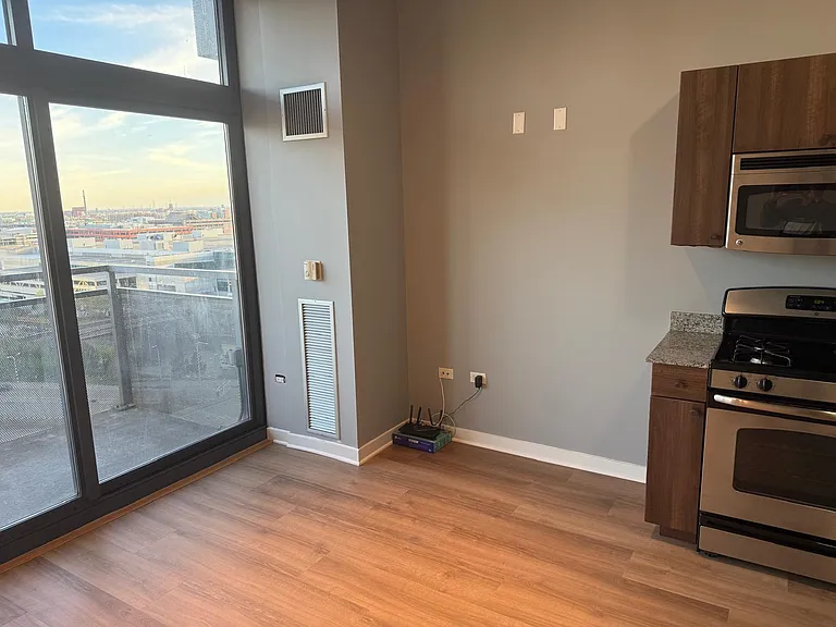235 W Van Buren St #1806 — Photo 21