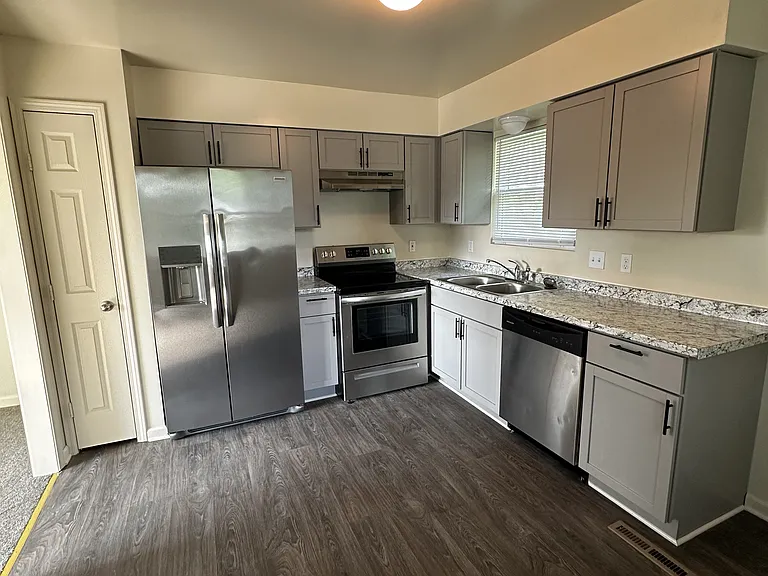 3235 N 84th Ter — Photo 13