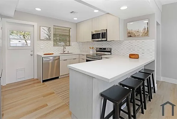 5224 NE 16th Ave — Photo 8