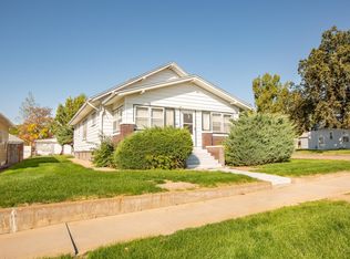 612 W 3rd St, Mccook, NE 69001