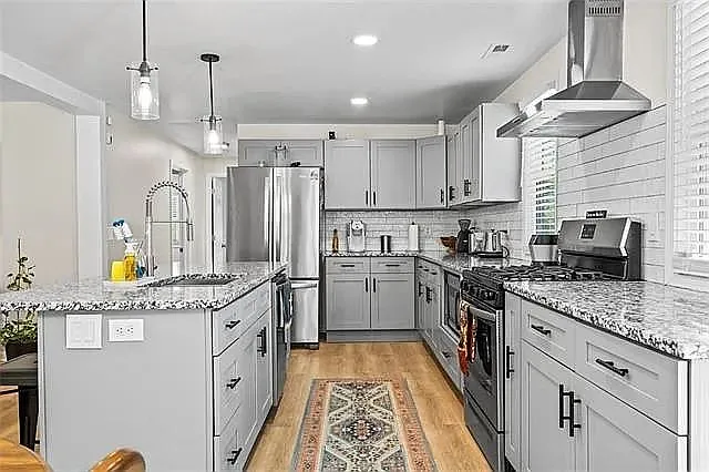1407 NE 62nd St — Photo 10