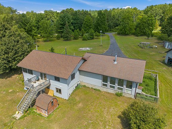 2nd image of 1129 Gem Dr