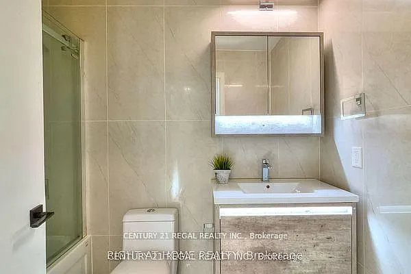 9 Spadina Ave #312 — Photo 12