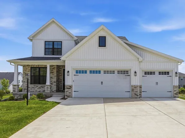 1214 Briarwood Ln, Mahomet, IL 61853