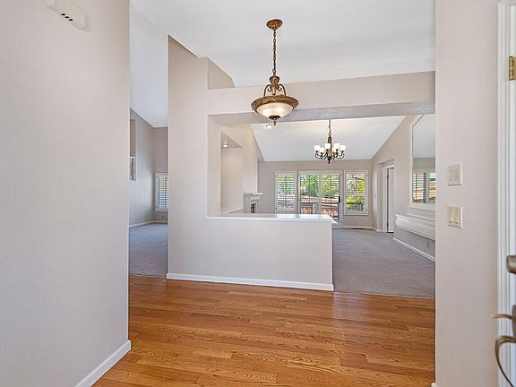 3rd image of 509 Seville Ct