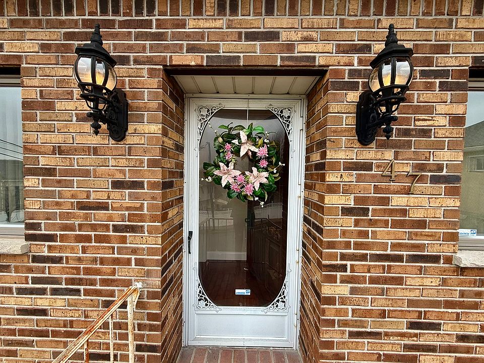 1st image of 47 Harding Ct #1