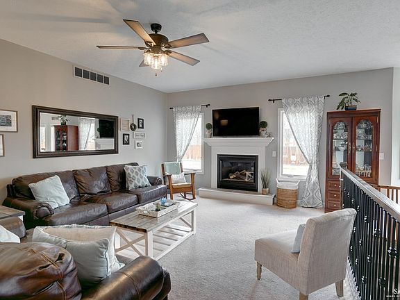 4th image of 2261 Redhawk Ln