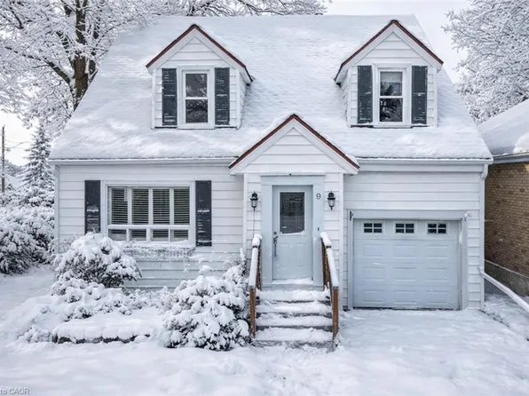 9 Arlington Ave, Saint Catharines, ON L2P 3A3