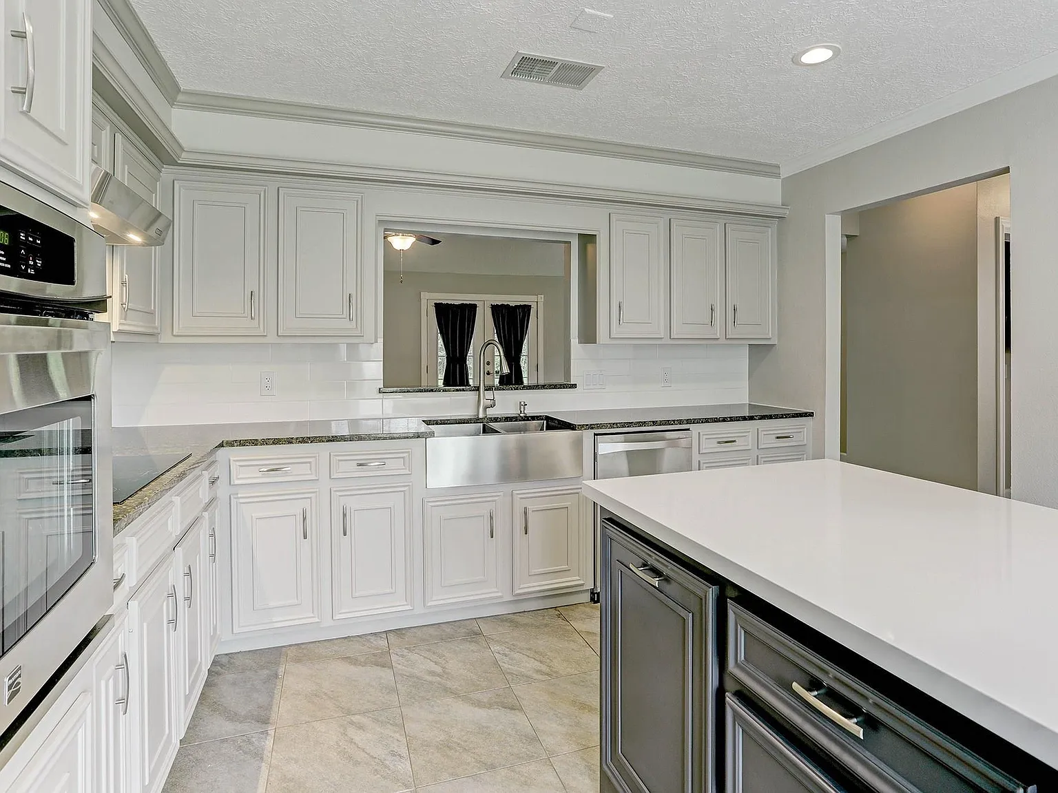 3 bed, 2.0 bath, 1586 sqft, $1,700 — Photo 2