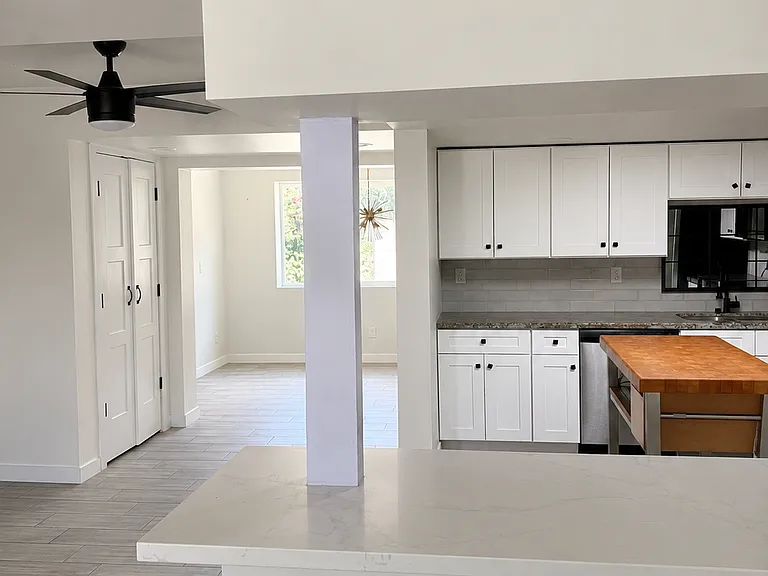 4701 E Palm Ln — Photo 2