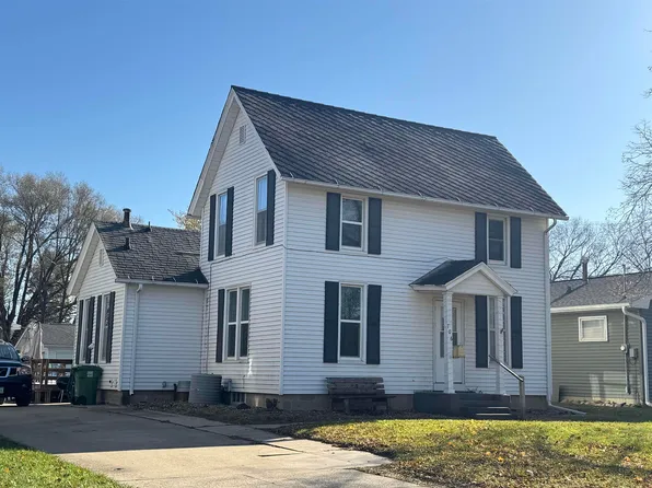 706 Allison St, Charles City, IA 50616