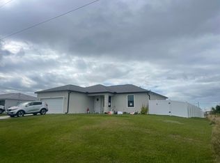 9017 W Crow Cir, Labelle, FL 33935