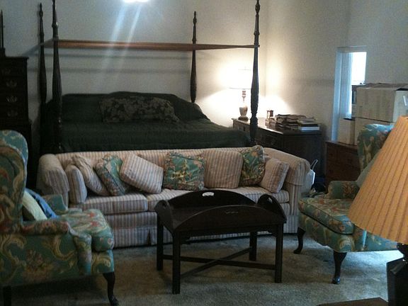 2nd image of 559 BROTHERS Lane SW