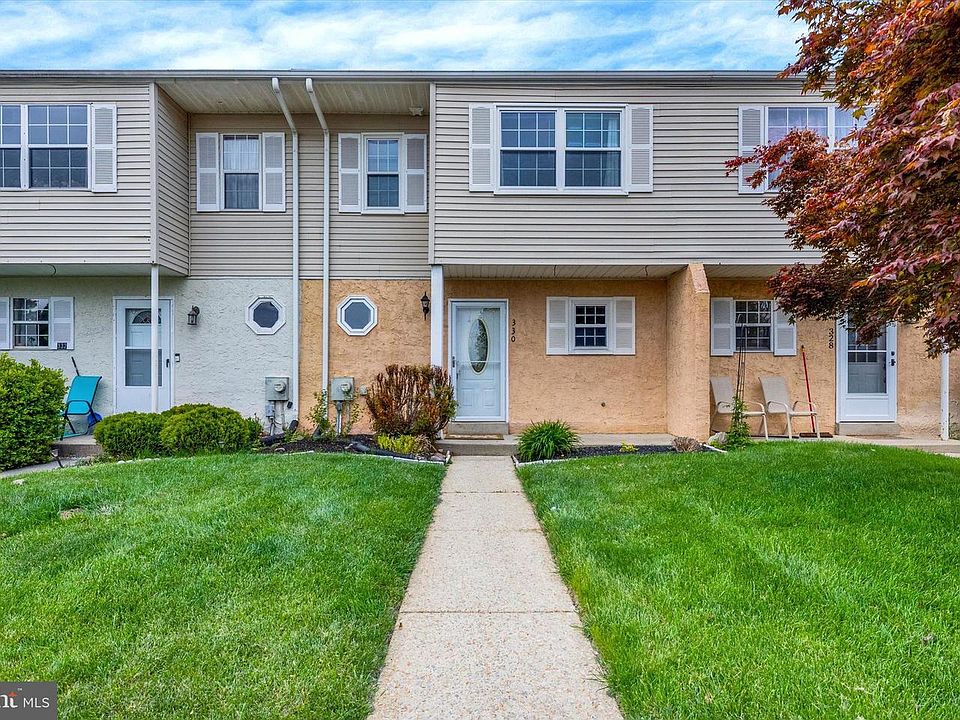 1st image of 330 Carlyn Ct