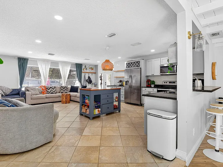 320 Riverdale Rd — Photo 16