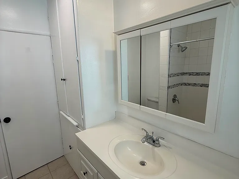 1306 Gordon St #C — Photo 8