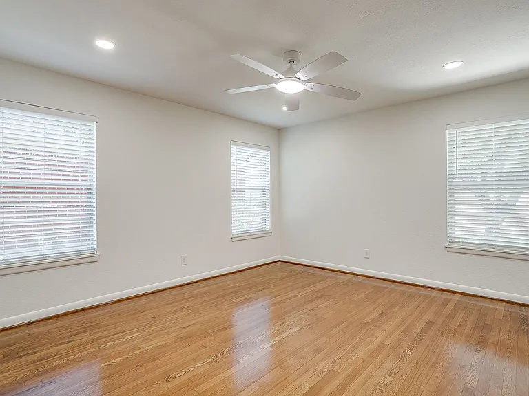 2920 Ryan Place Dr — Photo 8