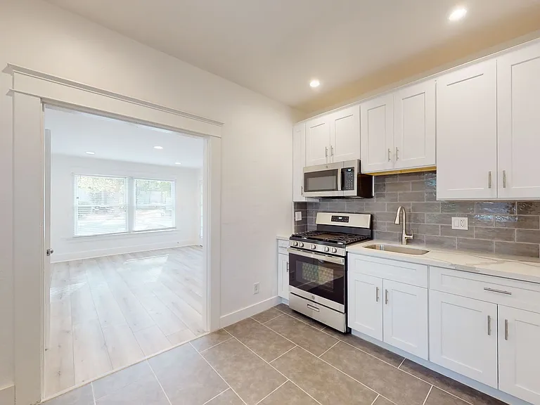 Beautifully Remodeled And Upgraded Studio Apartment In Residential Pasadena! Ask About August Mov... — Photo 8