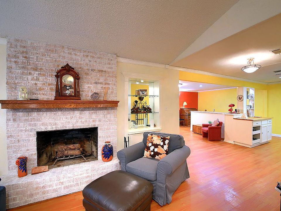1st image of 2211 Donna Dr