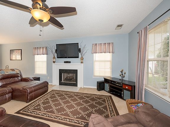 3rd image of 5938 Meadow Hill Dr