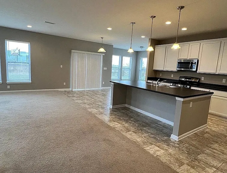1443 Classic Ave — Photo 6