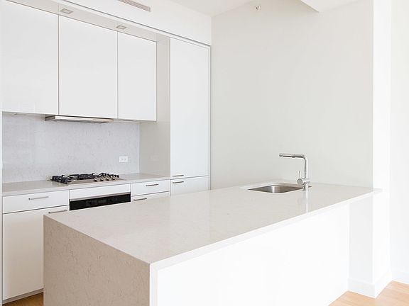 5th image of 301 E 61st St APT 5C