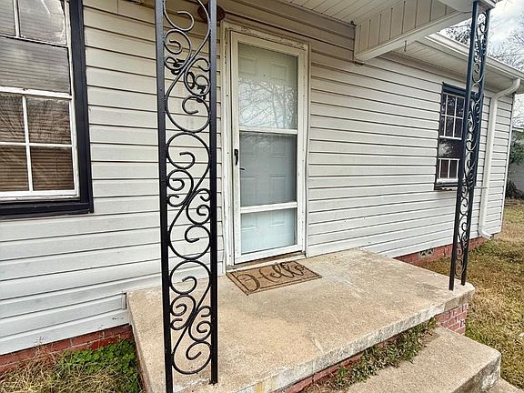 2nd image of 503 S Oak St