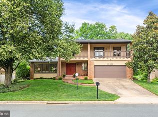 10412 Woodbury Woods Ct, Fairfax, VA 22032