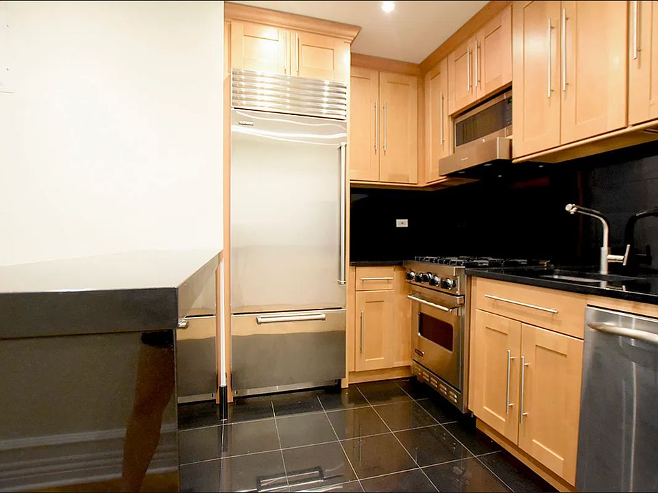2nd image of 151 W 16th St APT Lj