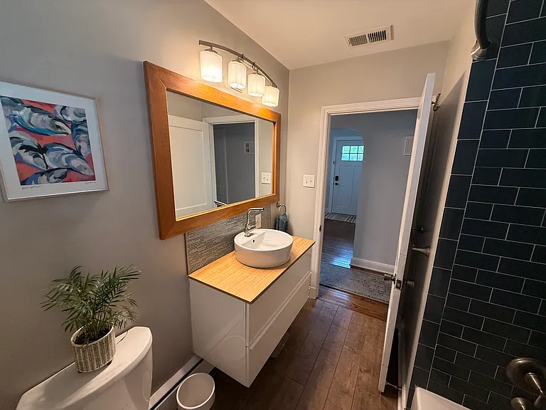 466 Manor Rd — Photo 13