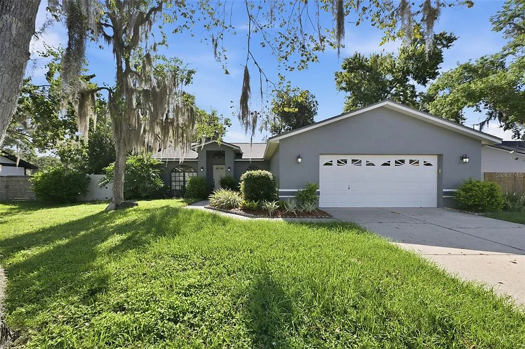 3 bed, 2.0 bath, 1880 sqft, $2,200 — Photo 1