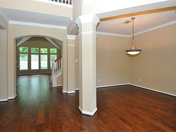 4th image of 5223 Maple Hill Trl