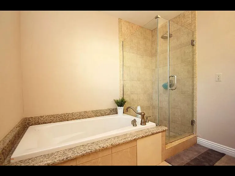 2307 Mira Vista Ave #108 — Photo 13
