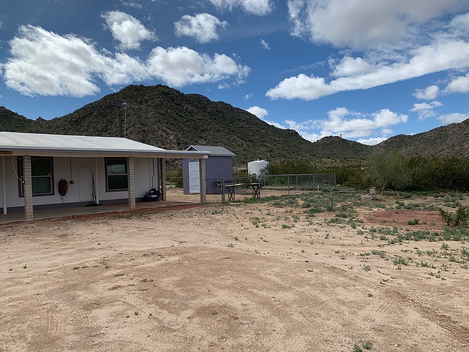 1st image of 52840 W Sunbake Ln