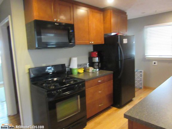 3rd image of 2745 Washington St