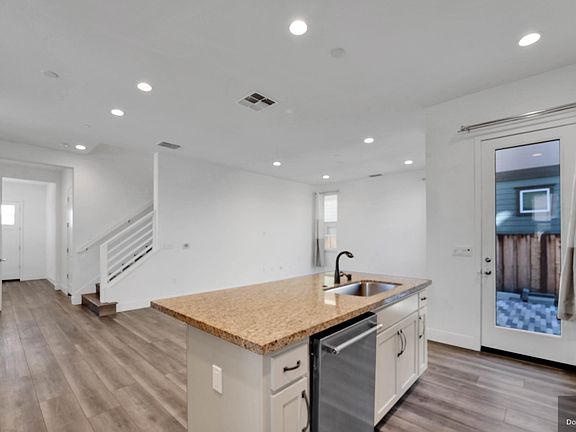 4th image of 7182 Stags Leap Ln