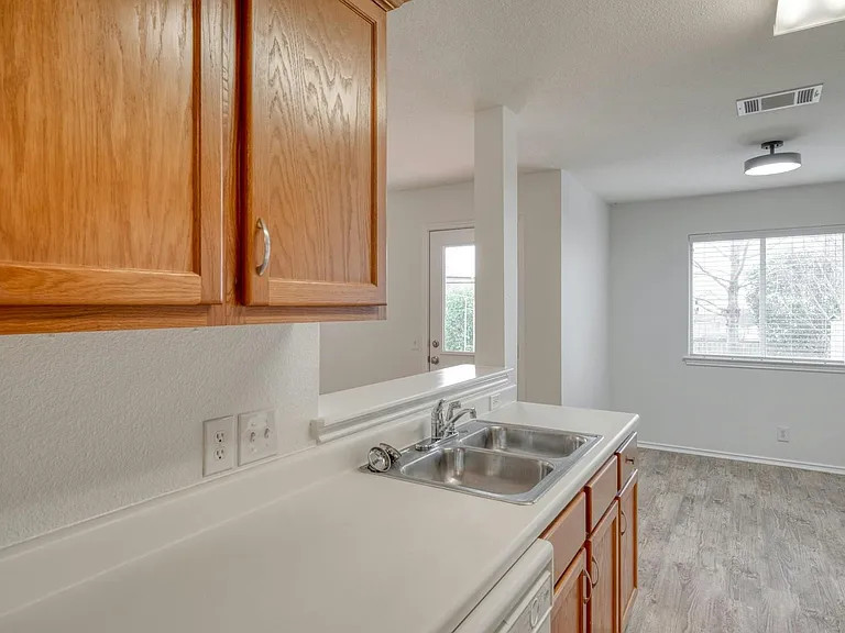 104 Pinnacle Dr — Photo 13