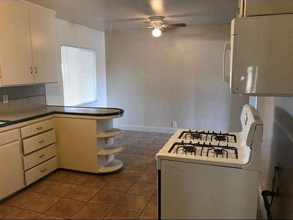 4th image of 211 N Veach Ave