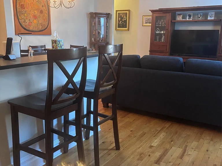 111 7th St #415 — Photo 3